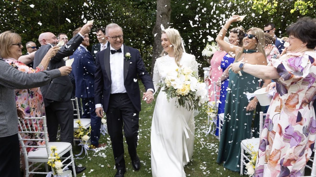 Prim-ministrul australian (61 de ani) s-a căsătorit cu aleasa inimii, într-o ceremonie privată / Câinele prim-ministrului, Toto, a fost cel care a adus verighetele