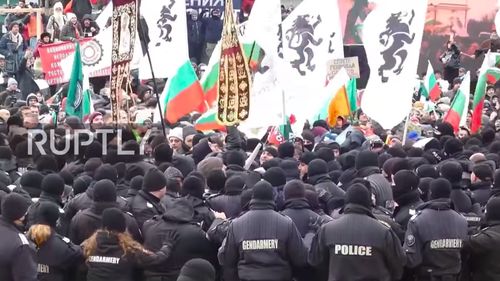 VIDEO Bulgaria: Manifestație violentă împotriva măsurilor de combatere a epidemiei de coronavirus