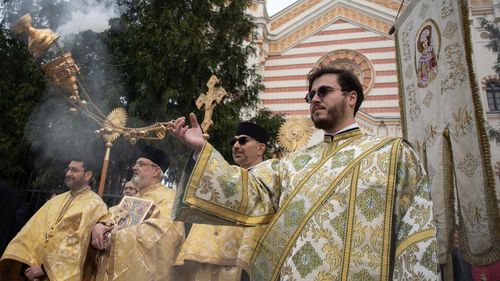 De ce consideră Nicușor Dan neconstituționale modificările la Legea Cultelor / CCR discută marți sesizarea președintelui pe document, dar și ce reclamă ICCJ și AUR privind pensiile private