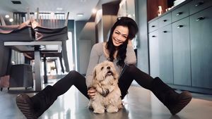 Interviu cu Anne Ampawan: Dragostea pentru animale înseamnă grijă, dăruire și respect. Câinele ShaSha și pisica SuiSui, lecții de iubire necondiționată