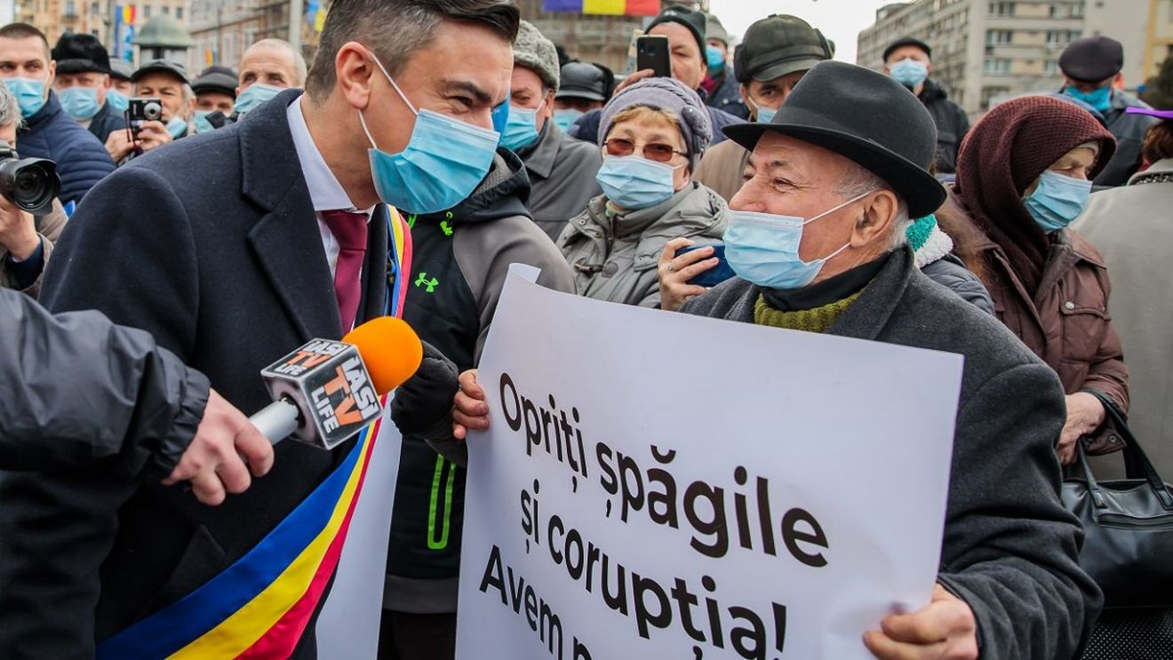 ULTIMA ORĂ Mihai Chirica, primarul Iașului, pus sub control judiciar de DNA. Procurorii îi interzic să-și exercite funcția de primar
