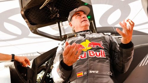 Campionul la raliuri Carlos Sainz a fost dus la spital după un accident în Sardinia
