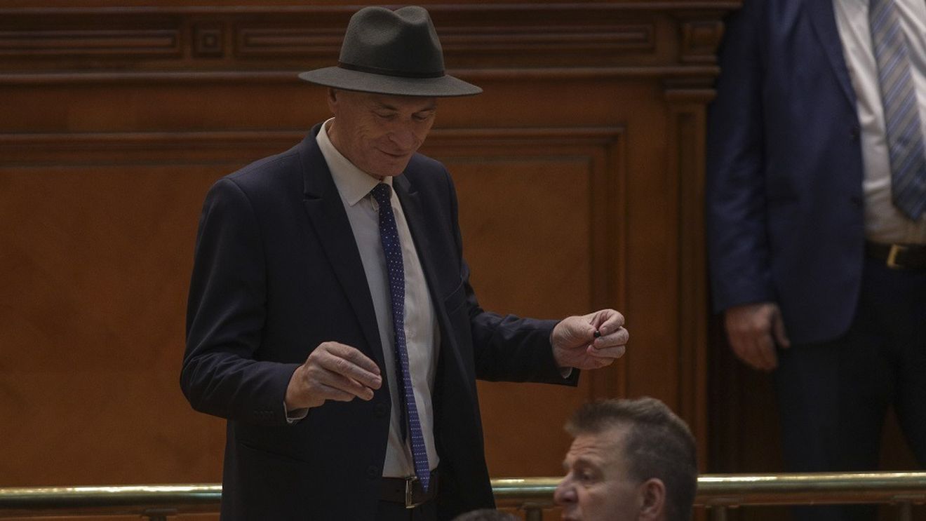 Deputatul PNL Corneliu Olar, singurul liberal care a votat moțiunea simplă împotriva lui Vlad Voiculescu: A fost o greșeală, am votat de pe tabletă, sunt într-o zonă fără semnal