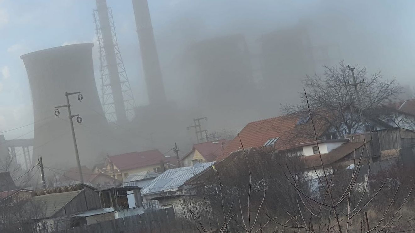 Protest în Craiova din cauza poluării produse de Complexului Energetic Oltenia / Garda de Mediu a amendat societatea cu 100 de mii de lei
