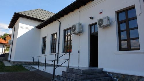 Școala din Vaideeni, județul Vâlcea, a fost amendată pentru segregare, de CNCD