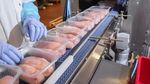Consumul mediu de carne de pui este de șase ori mai mare decât în 1961, arată un raport al ONU