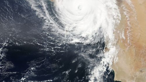 AI-ul Google obține rezultate excepționale în materie de previziuni ale traiectoriilor uraganelor, de până la două ori mai precise decât modelele serviciilor meteorologice