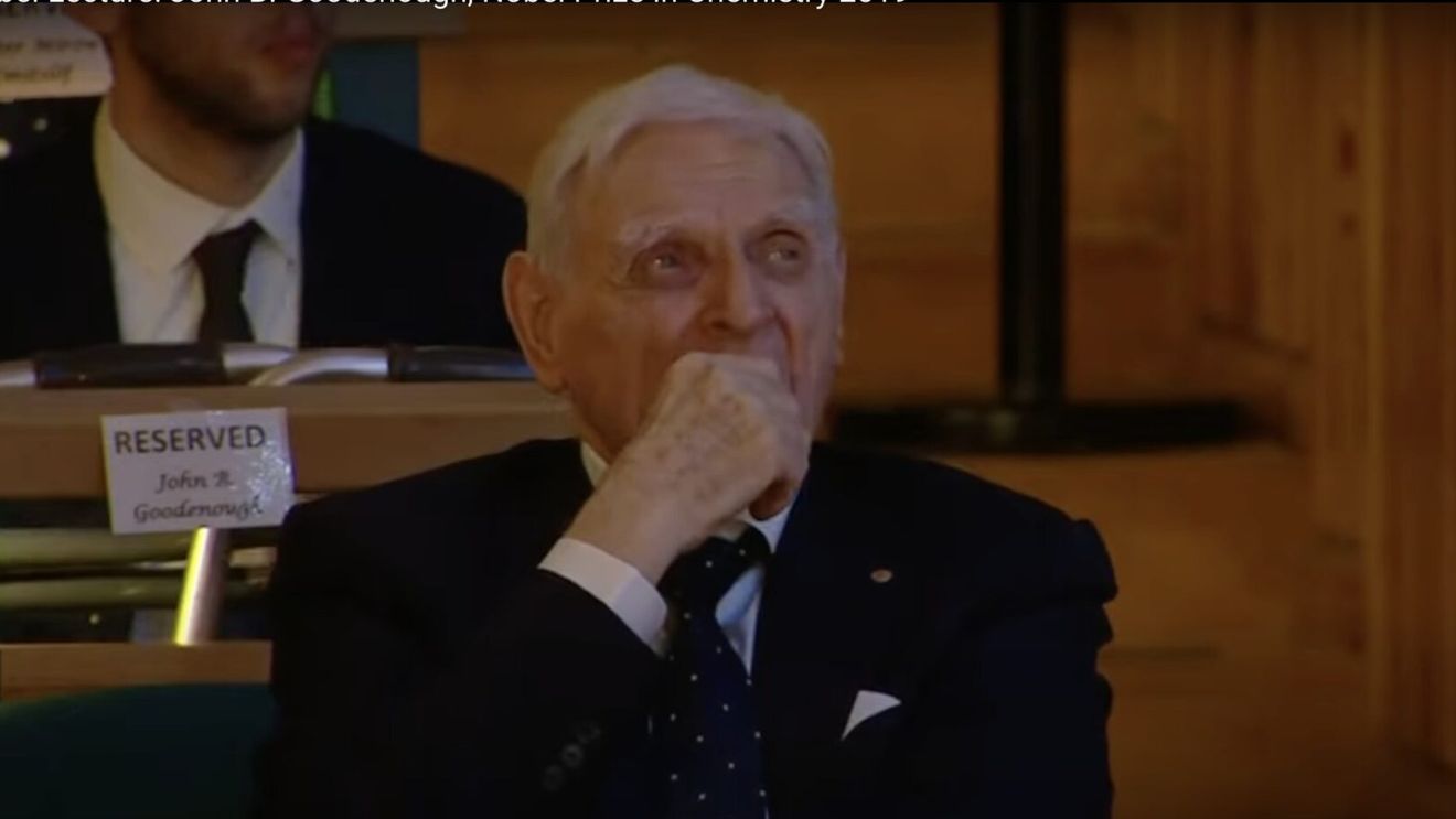 Laureat Nobel și pionier al bateriilor lithium-ion, John Goodenough a murit la vârsta de 100 de ani