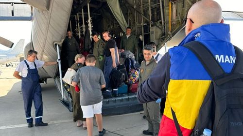 Un grup de 58 de cetăţeni români şi membri de familie, repatriat din Liban. Numărul total al celor evacuaţi din Liban a ajuns la 270