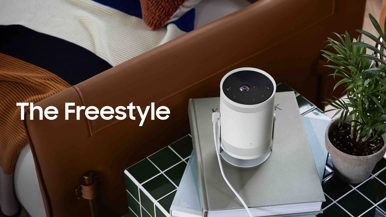 Distracție pentru întreaga familie cu un singur gadget: gaming, gătit și filme cu Samsung Freestyle (P)