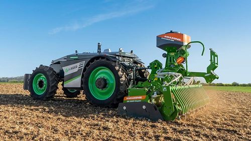 Tractoarele autonome, fără conducător: Ce caracteristici au, ce avantaje oferă și cât costă
