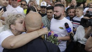 EXCLUSIV Caracatița lui Piedone: 46 de rude, interpuși, interlopi și oameni de încredere care împart funcții publice, salarii de mii de euro, influență politică, averi fabuloase și contracte de la Stat / ”Cu cine să lucrez? Cu trădători?”