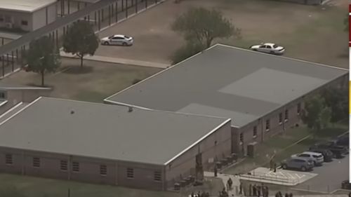 SUA: Departamentul de Justiţie evaluează reacţia forţelor de ordine în privința atacului armat de la şcoala din Uvalde, Texas