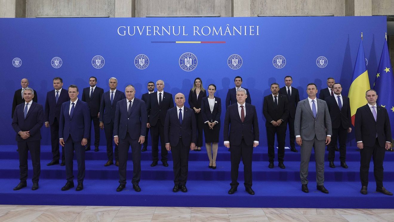 Analiză: În primele șase luni de guvernare, doar două ministere – Economiei și Educației – și-au redus consistent personalul. La nivel național, aparatul bugetar s-a subțiat cu mai puțin de 2%, în plină perioadă de promisiuni privind reducerea cheltuielilor
