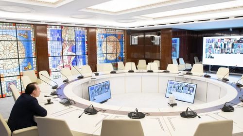 Florin Cîţu: Vom crește capacitatea de vaccinare, la jumătatea lunii aprilie să ajungem la efectuarea zilnică a 100.000 de doze / Polițiștii și jandarmii vor fi în mijlocul oamenilor și vor face verificări pentru ca legea să fie respectată