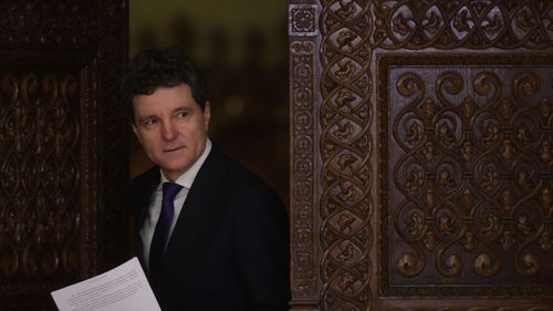 VIDEO Nicușor Dan a prezentat strategia națională de apărare: Corupția, vulnerabilitate a statului / Implicarea serviciilor secrete în culegerea de date pentru combaterea corupției, fără implicarea  în cercetarea penală / Despre pensiile magistraților: presiune socială nejustificată