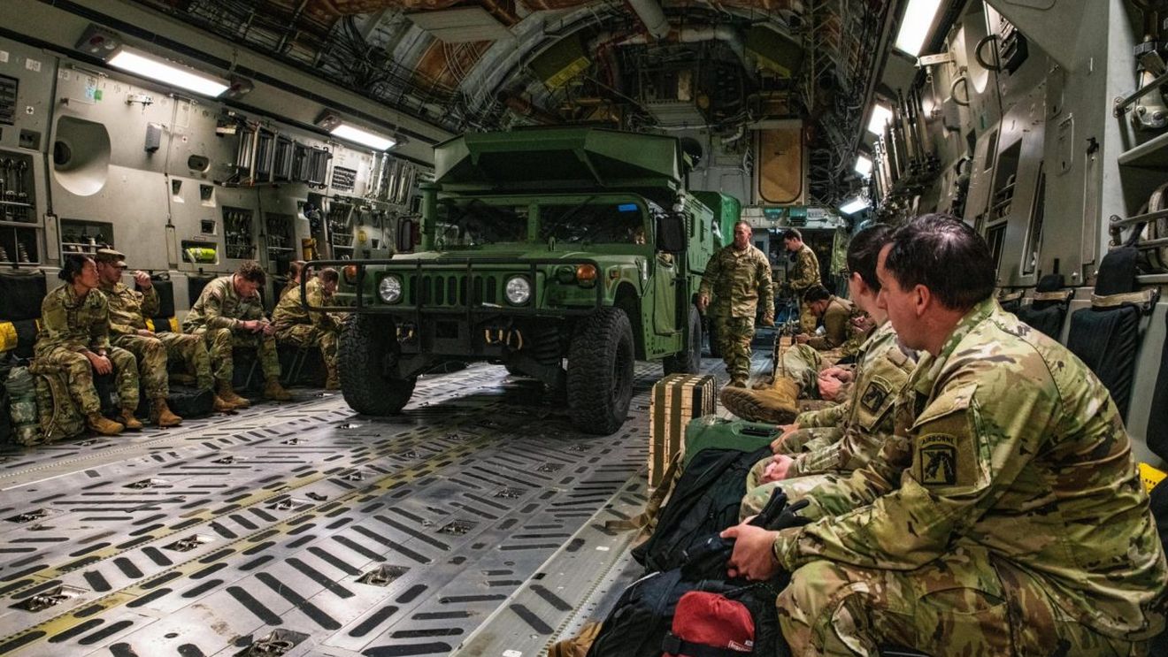 VIDEO Primii militari americani din contingentul dislocat de SUA în Europa de Est au ajuns în Polonia