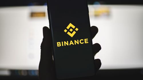 Binance, cea mai mare bursă de criptomonede din lume, se retrage complet de pe piața din Rusia
