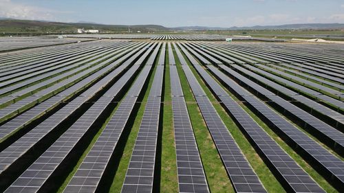 Bulgaria inaugurează la granița cu România unul dintre cele mai mari parcuri solare din țară