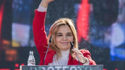 Soția președintelui Albaniei a fost reținută pentru că a participat la un protest împotriva demolării unui teatru