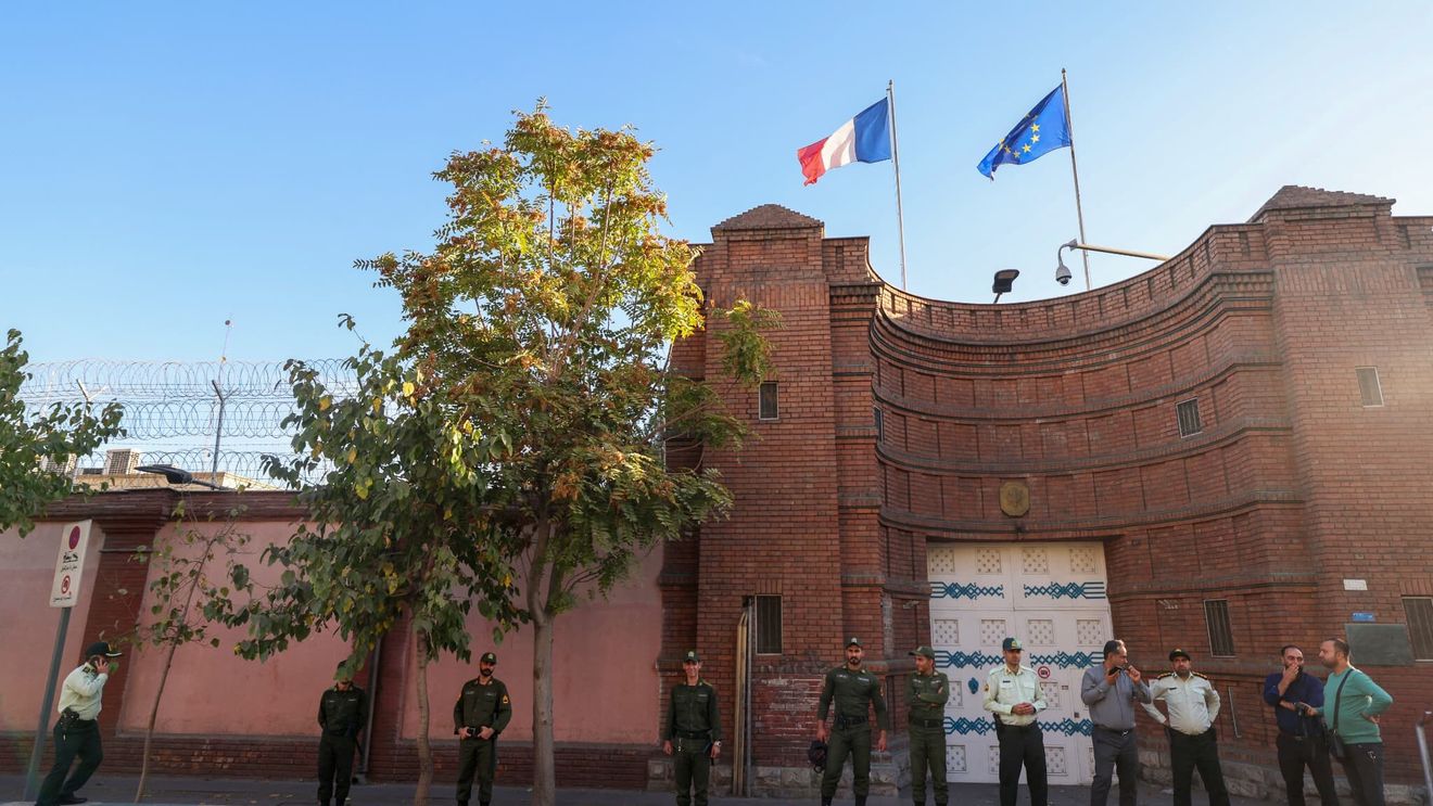 Personalul diplomatic neesenţial francez a părăsit Iranul / Reprimarea manifestaţiilor s-a soldat cu peste 600 de morţi