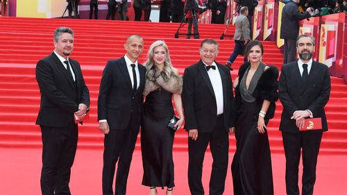 Actorul Dorel Vișan și un un preot ortodox român participă la festivalul de film de la Moscova în plin scandal despre interzicerea unor filme propagandistice rusești în România / Preotul, poză cu purtătoarea de cuvânt a diplomației rusești