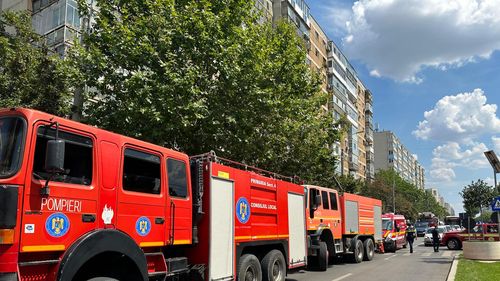 Explozie la un apartament din Șoseaua Berceni, Sectorul 4 / Au fost evacuate 40 de persoane / O victimă prezintă arsuri la nivelul feței