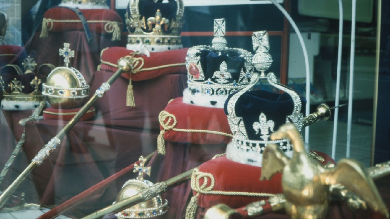 Cinci obiecte simbolice în încoronarea din Marea Britanie, singura care păstrează cele mai vechi tradiții/ Cum au loc încoronările în celelalte monarhii din Europa