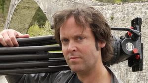 Polițiștii i-au găsit pe cei care ar fi furat echipamentele jurnalistului britanic Charlie Ottley în timp ce încerca să promoveze Timișoara/ A fost identificat și bărbatul care a găsit drona/ Obiectivul a fost abandonat pe o stradă din Timișoara