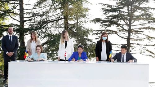 Președinții Republicii Moldova, Georgiei și Ucrainei au semnat o declarație comună privind aderarea la Uniunea Europeană