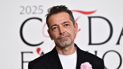 Pieter Mulier este noul director creativ al Versace