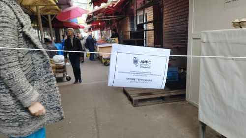 VIDEO Piața Gorjului, una din cele mai mari din București, a fost închisă parțial de Protecția Consumatorului/ Lipsa igienei și gropile din alei, câteva dintre motive, susține șeful ANPC, Horia Constantinescu