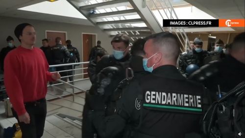 Şeful Jandarmeriei menţionează "posibilitatea unui conflict armat" în Franţa