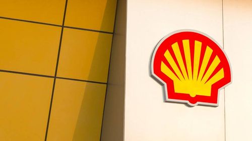Wall Street Journal: Shell suspendă toate transporturile prin Marea Roșie