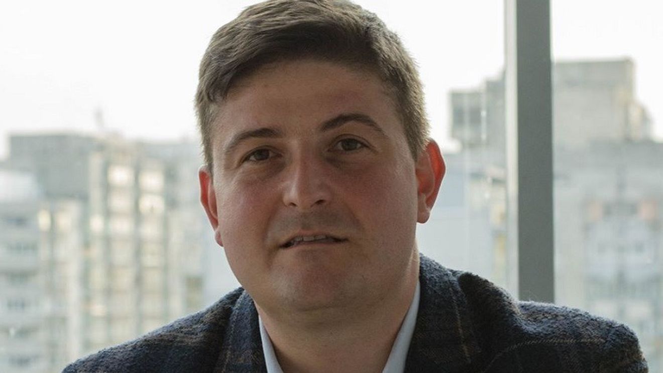 PLUS, care i-a criticat dur pe liberali pentru că primesc traseiști, are încă un candidat fost membru PNL / Alexandru Dimitriu este candidatul PLUS la Primăria Sectorului 5 și a fost în PNL timp de 10 ani