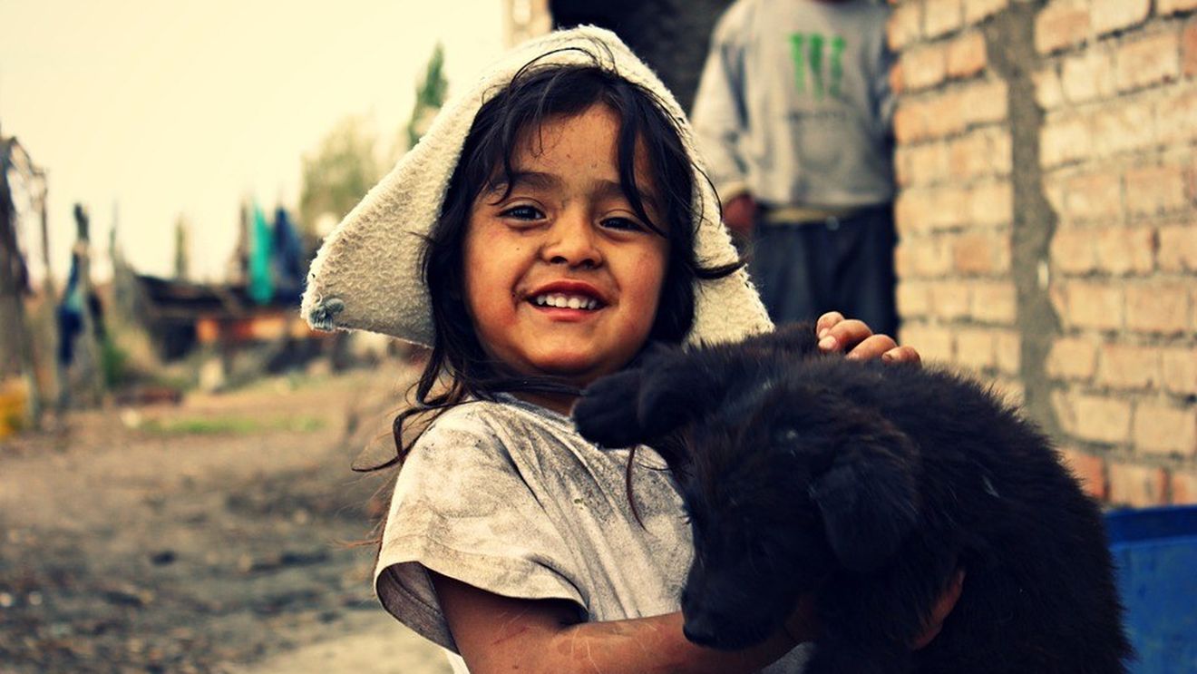 Comisia Europeană critică supraaglomerarea școlilor din România, rata mare de abandon școlar și lipsa de investiții în educație