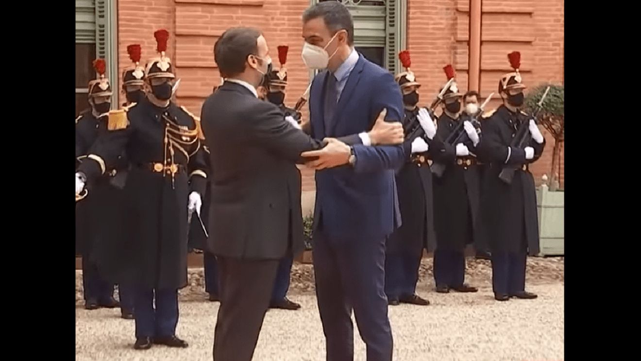 Franța și Spania semnează un acord privind recunoaşterea dublei cetăţenii / Avantajele deciziei: demersuri administrative simplificate, deţinerea a două paşapoarte, posibilitatea de a vota la alegerile naţionale