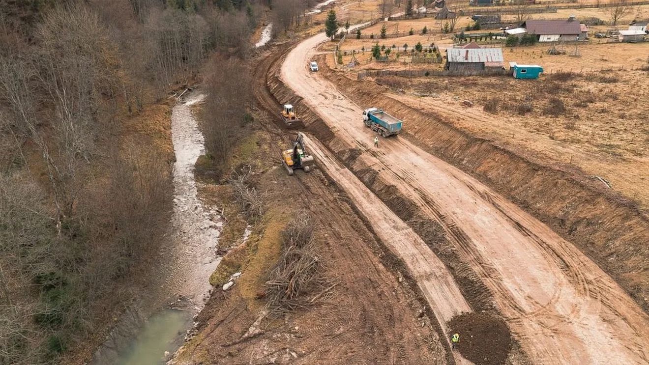 Drumul „Valea Doftanei” se scumpește cu 19 milioane de lei / Noul deviz ajunge la peste 330 de milioane de lei / Va fi o variantă la Valea Prahovei