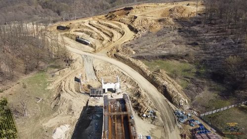 CNAIR nu ratează doar inaugurări de autostrăzi, ci și centuri de câțiva kilometri. Centura Zalău trebuia inaugurată astăzi, dar constructorul din China nici nu a ajuns la jumătate