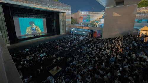 Au fost anunțate primele proiecții la Festivalul de Film de la Zurich: Comedii, drame istorice și premiera internațională a peliculei "Blitz", printre atracțiile principale.