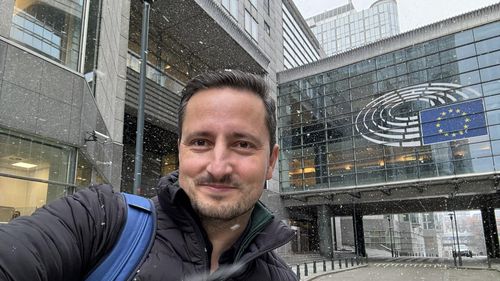 Cine este Nicu Ștefănuță, singurul independent care a câștigat un mandat de europarlamentar / Și-a asumat deschis temele progresiștilor și se definește ca fiind un aliat al “comunității LGBTQIA+”