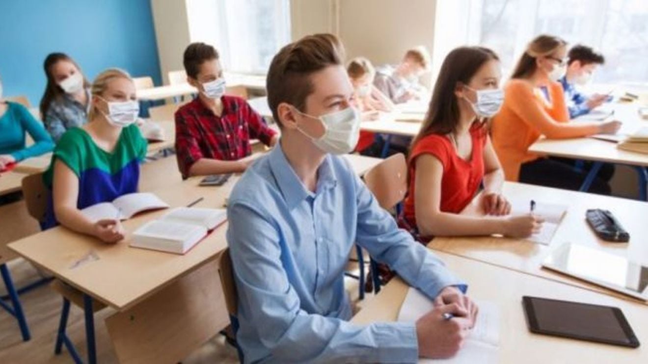 Aproape 100 de elevi și peste 30 de cadre didactice și personal auxiliar din Botoșani s-au infectat cu COVID-19 în prima săptămână de școală