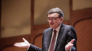 Surse: Avocatul Poporului va fi stabilit după 26 mai. Victor Ciorbea rămâne până atunci la conducerea instituției și e în cărți pentru un nou mandat