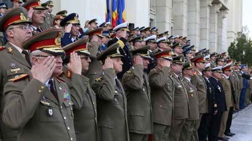 EXCLUSIV Pensionari din Armată și Poliție, pe Facebook: Rasiști, xenofobi, antisemiți, misogini, anti-NATO, anti-UE, conspiraționiști