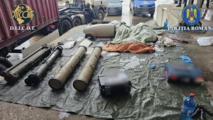 UPDATE FOTO VIDEO Cetățean moldovean reținut de DIICOT în legătură cu camionul cu arme oprit la Vama Albița / Alte două persoane, reţinute de către procurorii din Republica Moldova / Vehiculul ar fi traversat frontiera cu Ucraina