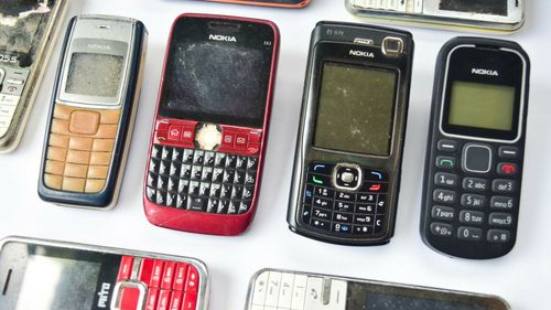 Reciclarea telefoanelor vechi în România. Unde îți poți duce telefonul și care sunt beneficiile