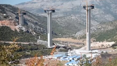 Muntenegru cere Uniunii Europene să-i plătească datoria față de China de peste 1 miliard de dolari, pentru construirea unei autostrăzi