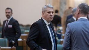 Sindicatul consilierilor de probațiune: Predoiu refuză să semneze ordinele de majorare salarială cu 25 % așa cum au făcut magistrații / Consilierii de probaţiune, în grevă