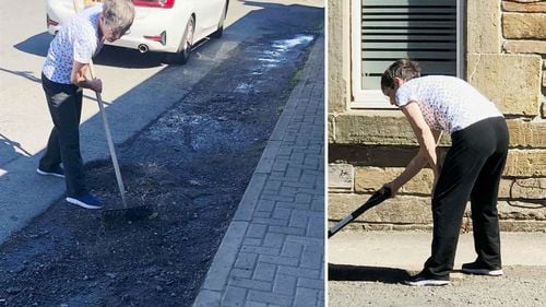 O femeie de 75 de ani care și-a asfaltat gropile din fața casei a stârnit nemulțumirea consiliului local. „Este nepotrivit”