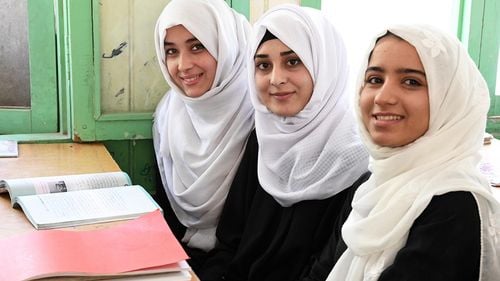 Noile date ale UNESCO arată că, din 2015, 50 de milioane de fete au fost înscrise la școală la nivel mondial/ 122 de milioane de fete din întreaga lume nu sunt încă școlarizate